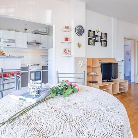 Lovely Apartment In Umag With Kitchen Dış mekan fotoğraf