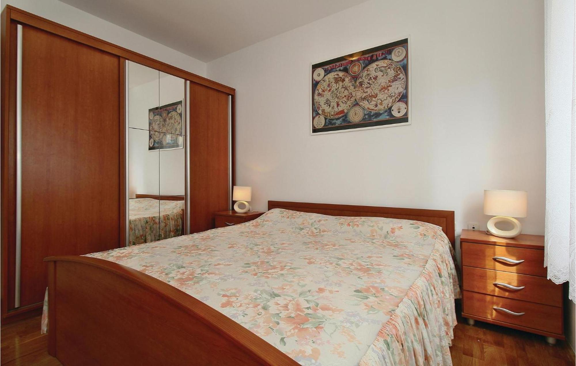 Lovely Apartment In Umag With Kitchen Dış mekan fotoğraf