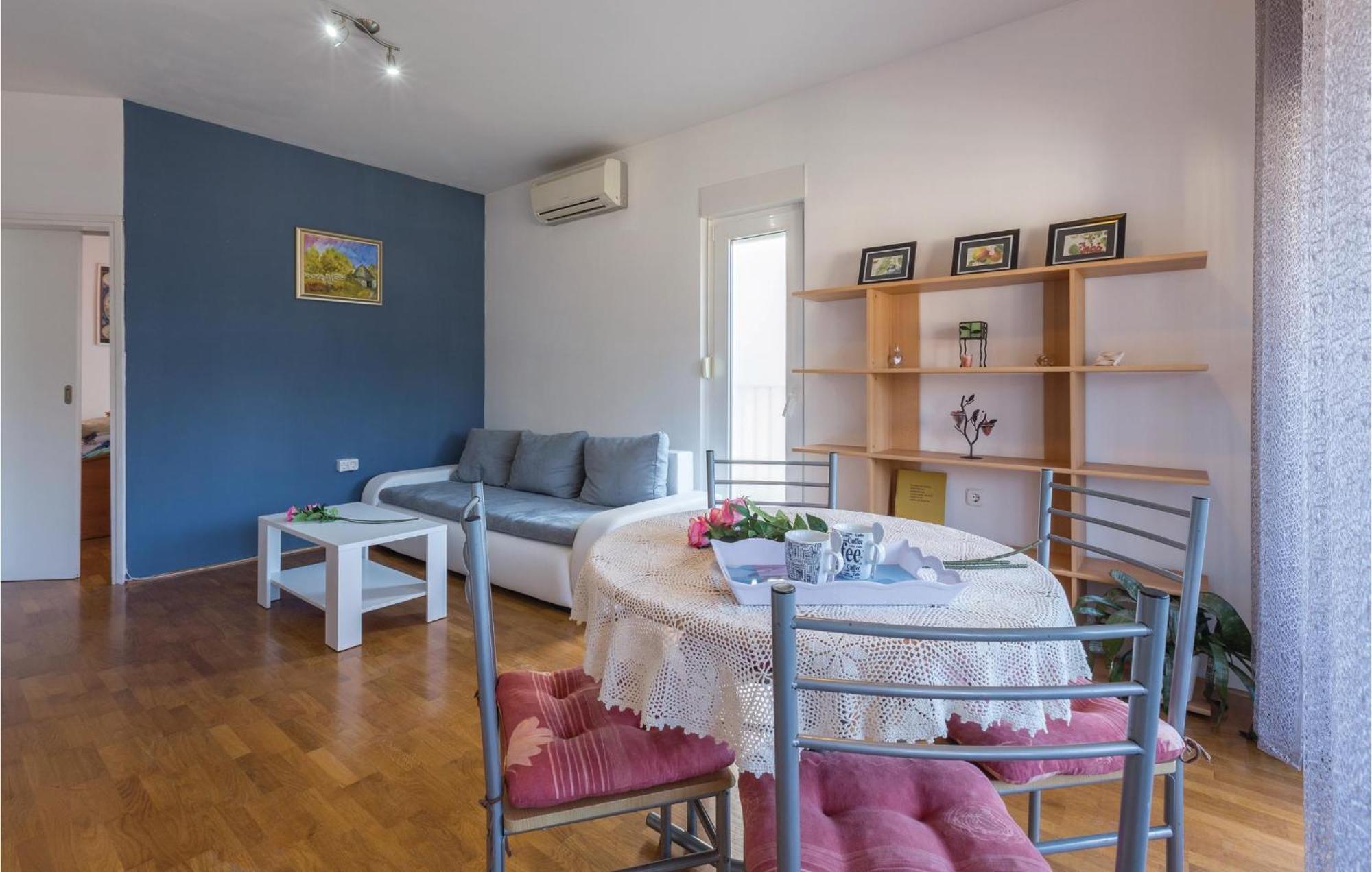 Lovely Apartment In Umag With Kitchen Dış mekan fotoğraf