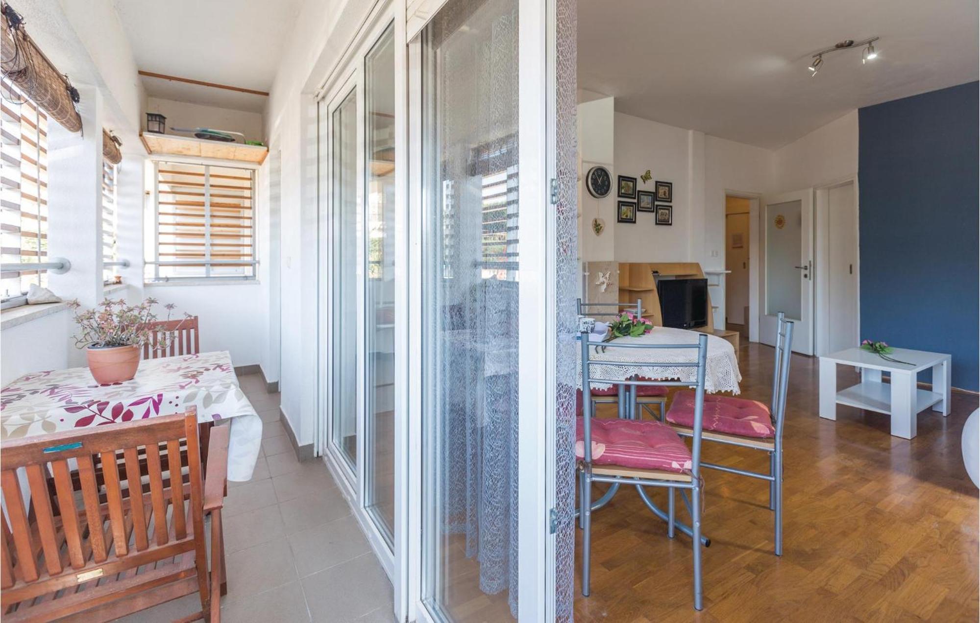 Lovely Apartment In Umag With Kitchen Dış mekan fotoğraf