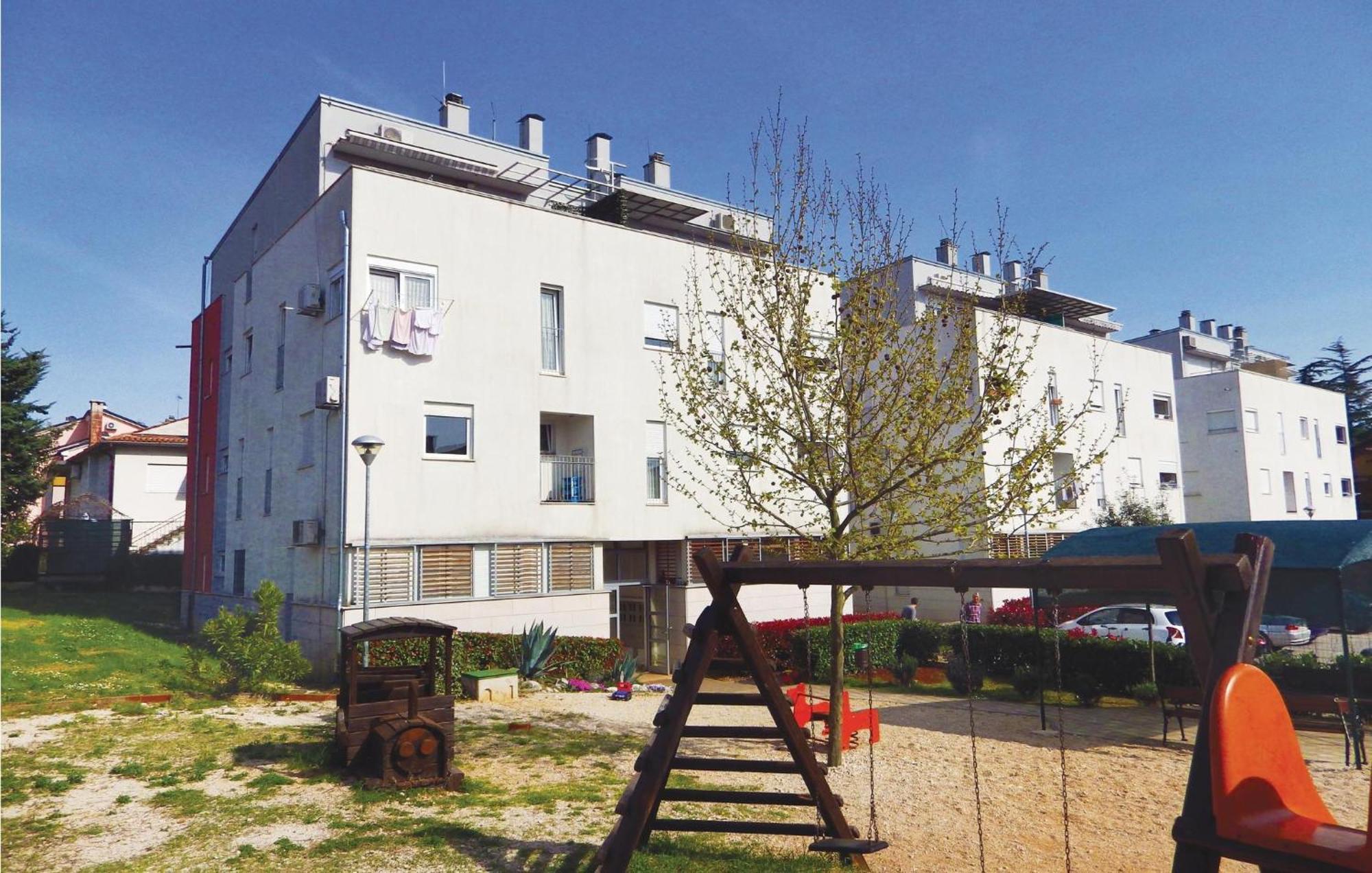 Lovely Apartment In Umag With Kitchen Dış mekan fotoğraf